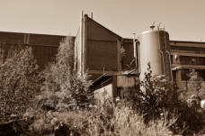 alte Fabriken und verfallene Bahnhfe