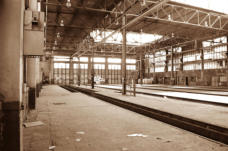 alte Fabriken und verfallene Bahnhfe